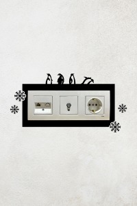 Penguen Ve Kar Tanesi Tasarımlı 3lü Priz Çerçevesi (İÇ ÖLÇÜ 22,75X8,4 CM) Üçlü Dekoratif Priz Susu