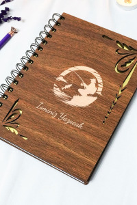 Kişiye Özel Balıkçı Desenli Ahşap Kapaklı Defter - Ajanda - İsme Özel - A5 60 Yaprak (120 SAYFA) Hediyelik